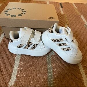 Adidas kids / Toddler Grand Court 2.0 Shoes in Leopard - size 4 toddler